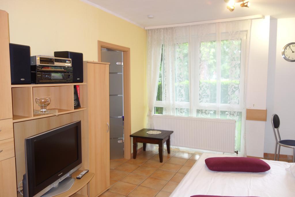 Tolstov-Hotels Big 2 Room Rossstrasse Apartment